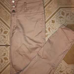 Light pink high-waisted skinny jean